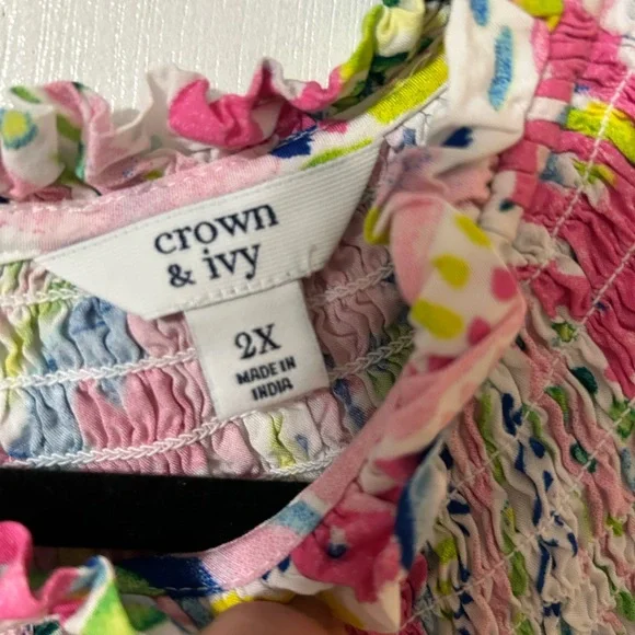 Crown & Ivy Vibrant Floral Top - Picture 6 of 7